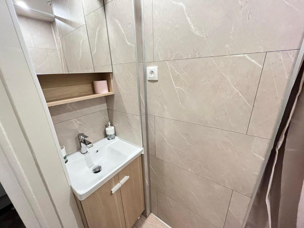 Le Vicomte Apartment Melun Exterior photo
